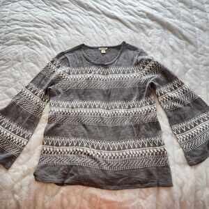 Westbound Large Gray White Sweater